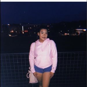 Meet your Posher, Leslie